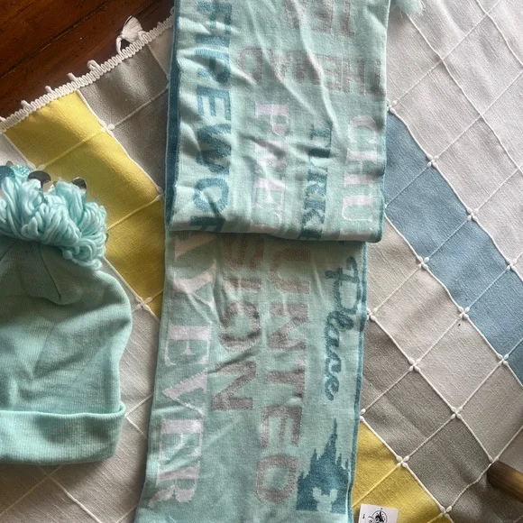 Disney Parks Scarf & Hat Set NWT - Picture 6 of 7